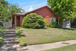 2106 Valleywood Dr, Arlington, TX 76013 - Photo 13