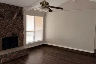 2418 Parkside Dr, Grand Prairie, TX 75052 - Photo 3