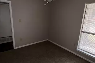 2418 Parkside Dr, Grand Prairie, TX 75052 - Photo 11