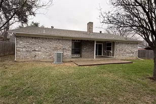 2418 Parkside Dr, Grand Prairie, TX 75052 - Photo 19