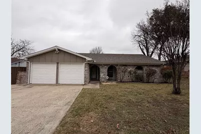 2418 Parkside Drive, Grand Prairie, TX 75052 - Photo 1