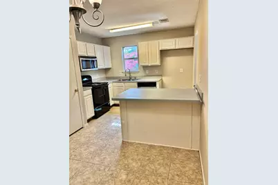 512 Hollyberry Drive, Mansfield, TX 76063 - Photo 9