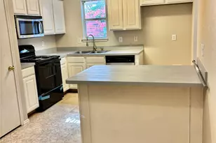 512 Hollyberry Dr, Mansfield, TX 76063 - Photo 9