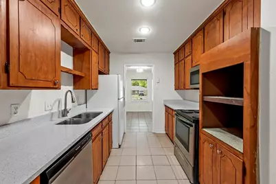 939 Lindy Court, Irving, TX 75060 - Photo 3