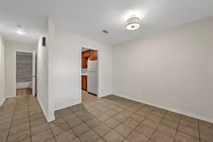 939 Lindy Ct, Irving, TX 75060 - Photo 9