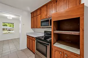 939 Lindy Ct, Irving, TX 75060 - Photo 7