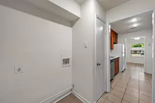 939 Lindy Ct, Irving, TX 75060 - Photo 19