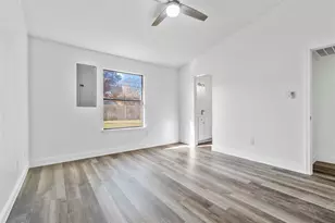 5326 Creek Valley Dr, Arlington, TX 76018 - Photo 15