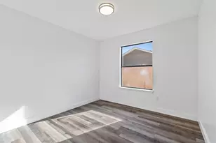 5326 Creek Valley Dr, Arlington, TX 76018 - Photo 9