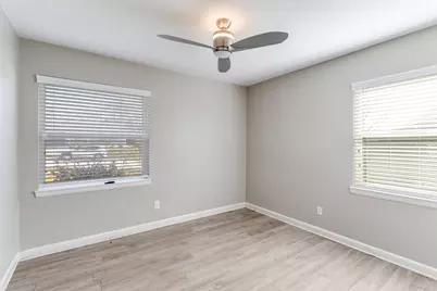 8725 Woodbrook Drive, Dallas, TX 75243 - Photo 17