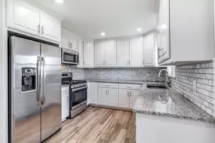 8725 Woodbrook Dr, Dallas, TX 75243 - Photo 9