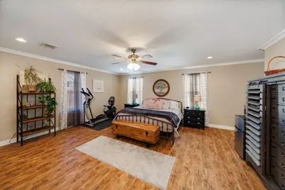 513 Patterson Street, Bowie, TX 76230 - Photo 15