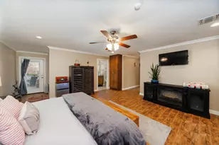 513 Patterson St, Bowie, TX 76230 - Photo 17