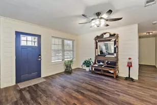 513 Patterson St, Bowie, TX 76230 - Photo 7