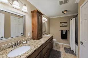 513 Patterson St, Bowie, TX 76230 - Photo 23