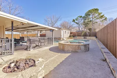 513 Patterson Street, Bowie, TX 76230 - Photo 31