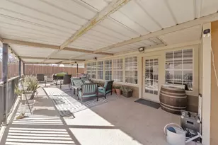 513 Patterson St, Bowie, TX 76230 - Photo 29