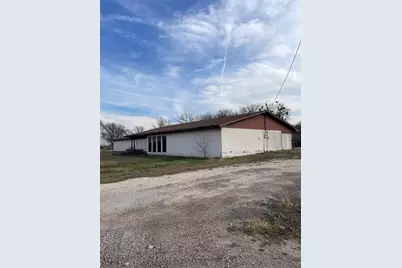 510 E Oak Street, West, TX 76691 - Photo 3
