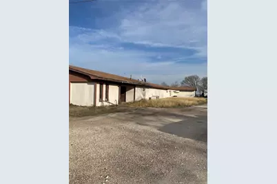 510 E Oak Street, West, TX 76691 - Photo 9