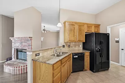 321 Lockwood Lane, Weatherford, TX 76087 - Photo 13