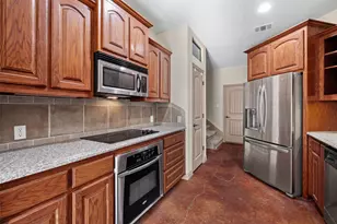 2914 San Gabriel Dr, Granbury, TX 76048 - Photo 9