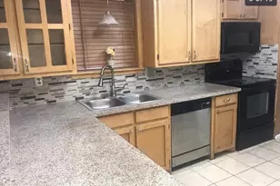 210 Nettletree St, Arlington, TX 76018 - Photo 3