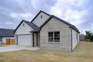 5824 Belaire Cir, Granbury, TX 76048 - Photo 25