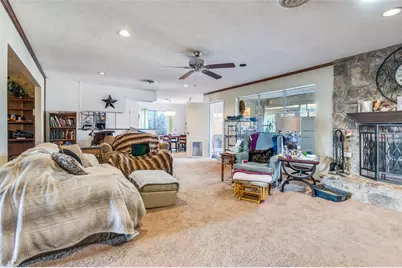 305 Cedar Creek Court, Fort Worth, TX 76103 - Photo 9