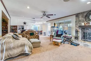 305 Cedar Creek Ct, Fort Worth, TX 76103 - Photo 9