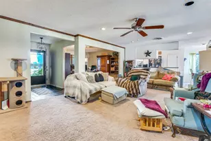 305 Cedar Creek Ct, Fort Worth, TX 76103 - Photo 5