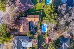 305 Cedar Creek Ct, Fort Worth, TX 76103 - Photo 23