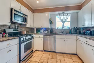 305 Cedar Creek Ct, Fort Worth, TX 76103 - Photo 13