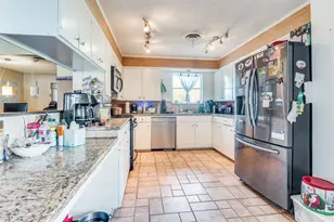 305 Cedar Creek Ct, Fort Worth, TX 76103 - Photo 11