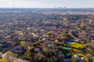 305 Cedar Creek Ct, Fort Worth, TX 76103 - Photo 29