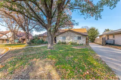 305 Cedar Creek Court, Fort Worth, TX 76103 - Photo 3
