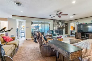 305 Cedar Creek Ct, Fort Worth, TX 76103 - Photo 7