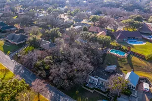 305 Cedar Creek Ct, Fort Worth, TX 76103 - Photo 1