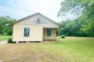 380 3rd St NE, Paris, TX 75460 - Photo 1