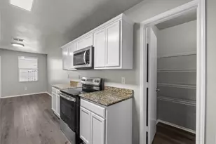 1021 Badger Run, Lancaster, TX 75134 - Photo 11