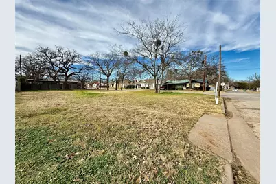 301 NW 23rd Street, Mineral Wells, TX 76067 - Photo 3
