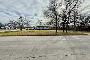 301 NW 23rd St, Mineral Wells, TX 76067 - Photo 1