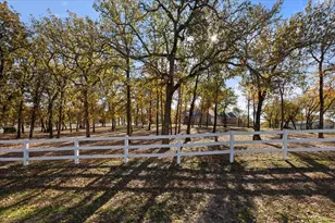 103 Iron Horse Ct, Azle, TX 76020 - Photo 5