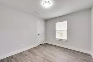 420 E 5th St, Bonham, TX 75418 - Photo 15