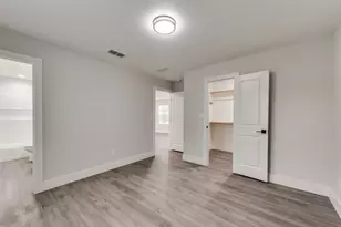 420 E 5th St, Bonham, TX 75418 - Photo 9