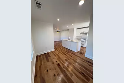 932 E Davis Avenue, Fort Worth, TX 76104 - Photo 3