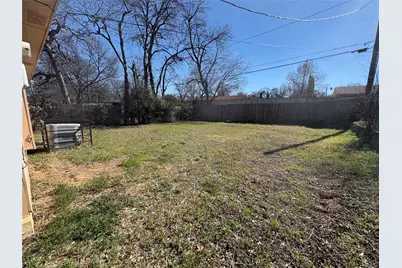 932 E Davis Avenue, Fort Worth, TX 76104 - Photo 23