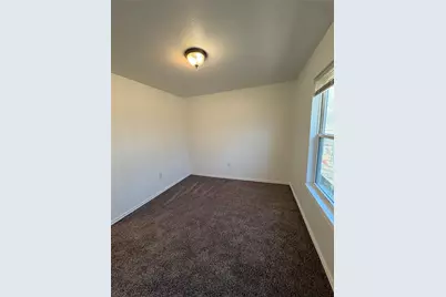 932 E Davis Avenue, Fort Worth, TX 76104 - Photo 7