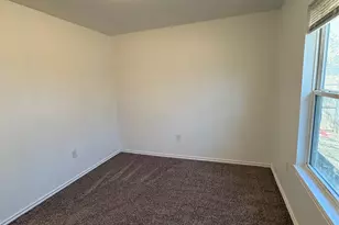 932 E Davis Ave, Fort Worth, TX 76104 - Photo 7