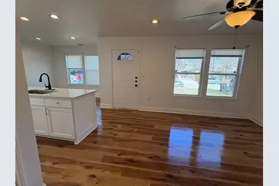 932 E Davis Avenue, Fort Worth, TX 76104 - Photo 19