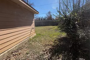 932 E Davis Ave, Fort Worth, TX 76104 - Photo 25